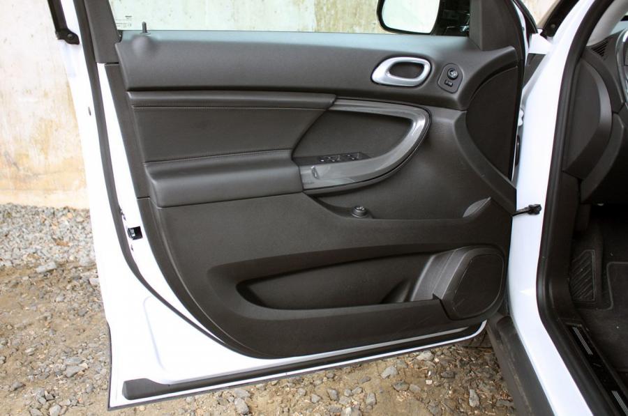  Saab 9-4X 2011 года  (фото 16 из 145)